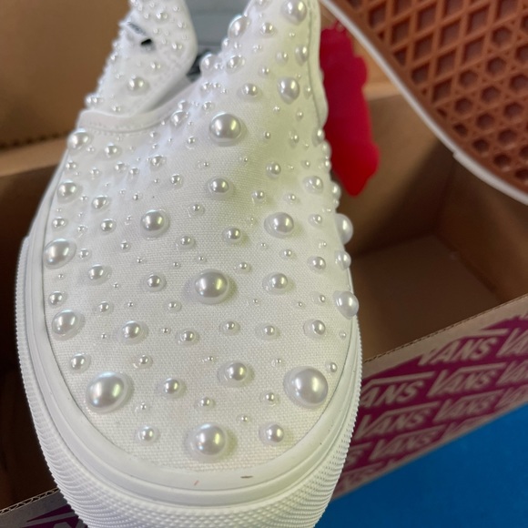 Custom Vans - Picture 2 of 3